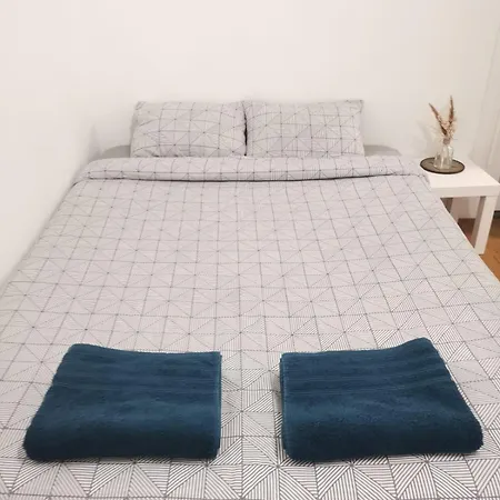 Appartamento 11 Bien Situé Et Fonctionnel