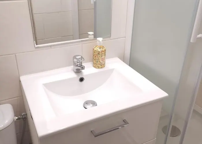 11 Bien Situe Et Fonctionnel Apartment